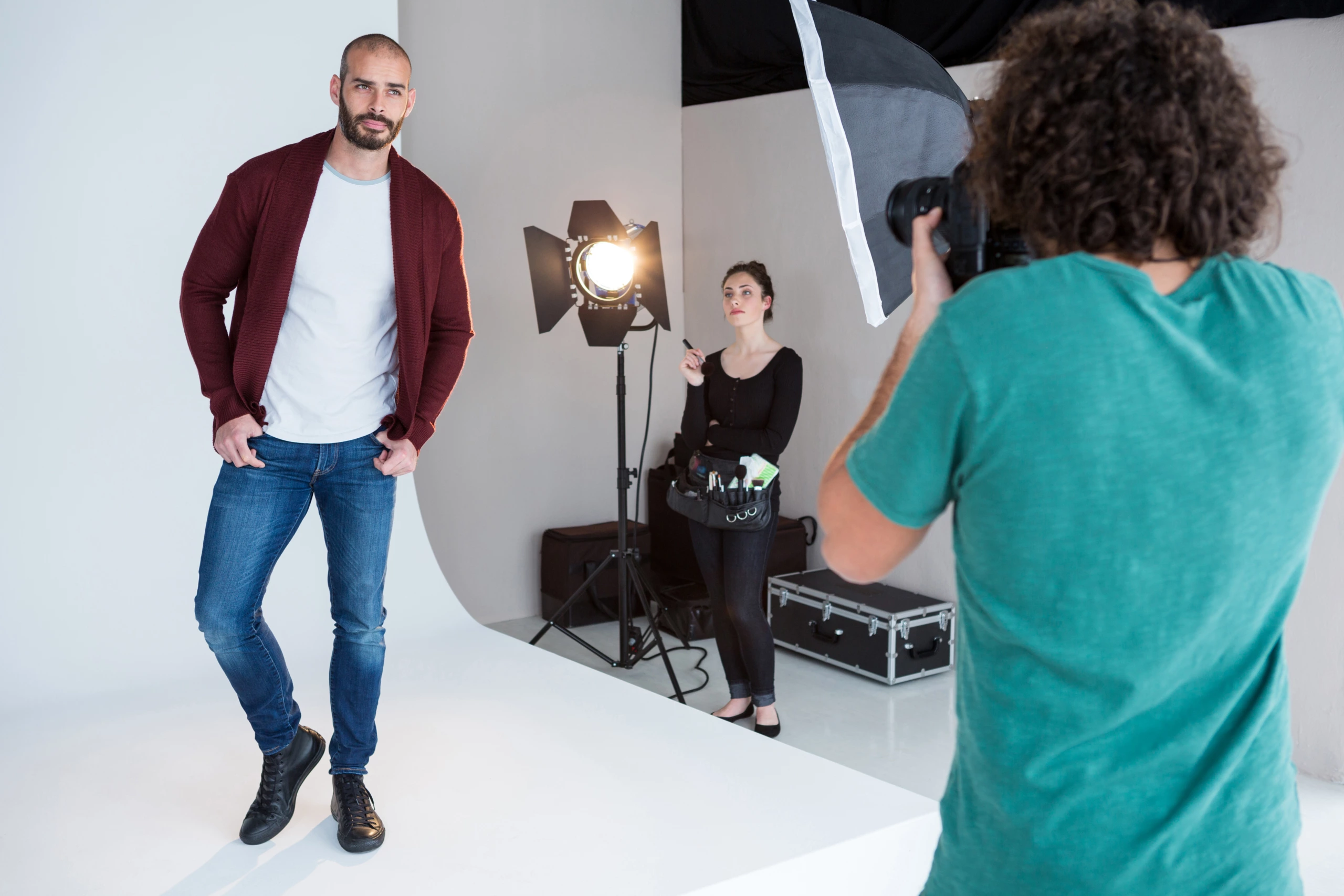 Model Poses lors d'un shooting pour des Polas Mannequin