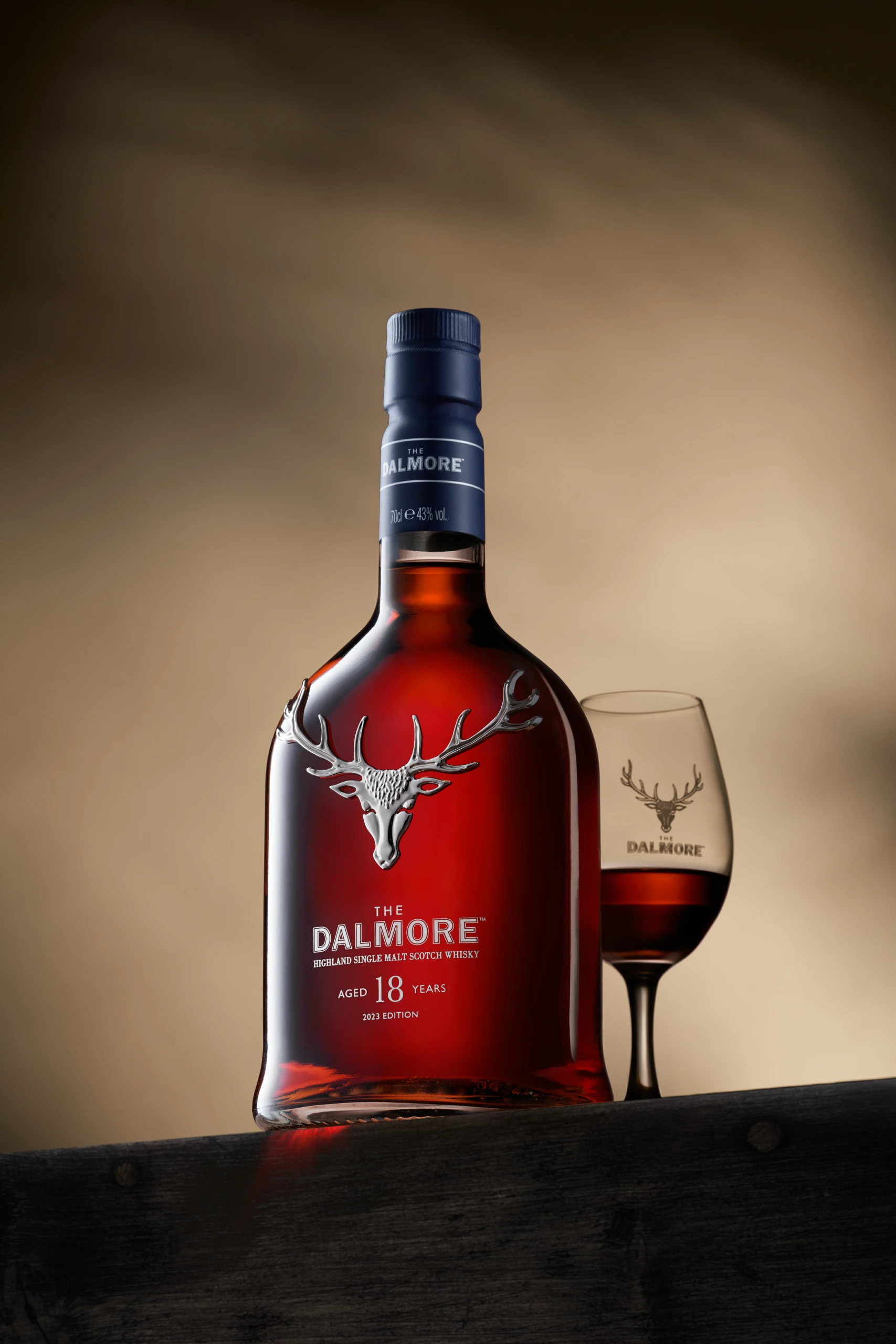 Still life de la Dalmore 18 ans avec un verre