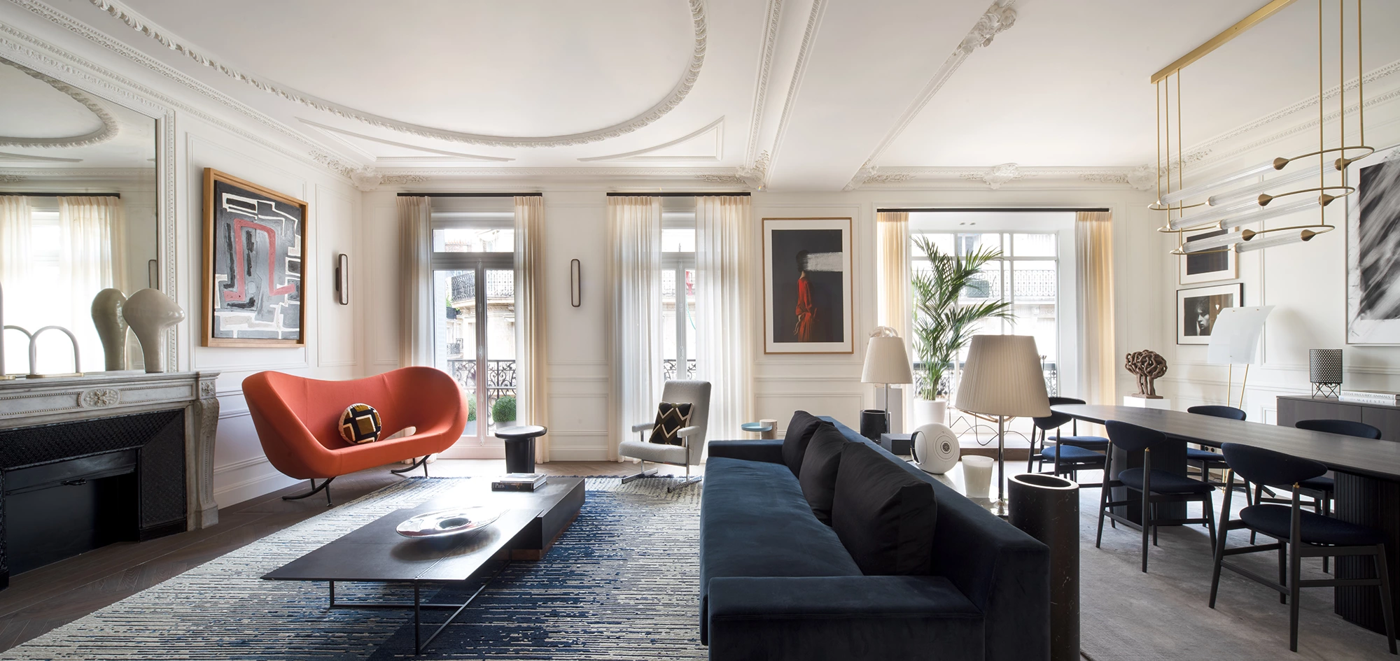 photographie d'un salon d'un appartement parisien luxueux