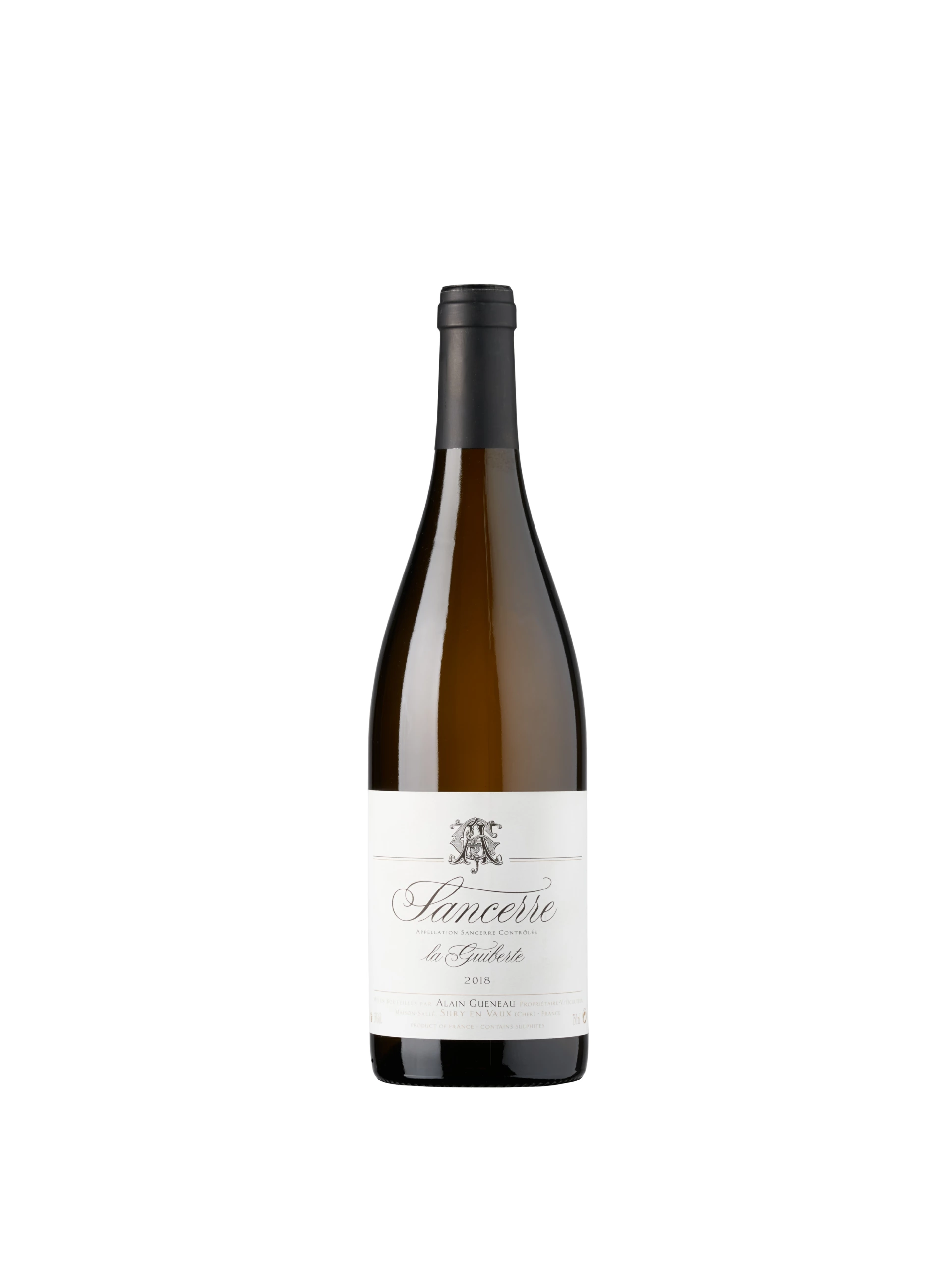 Packshot Catalogue Vins Basique 02 Bouteille de vin blanc de Sancerre avec verre foncé et étiquette blanche, photographiée professionnellement sur un fond de studio blanc.