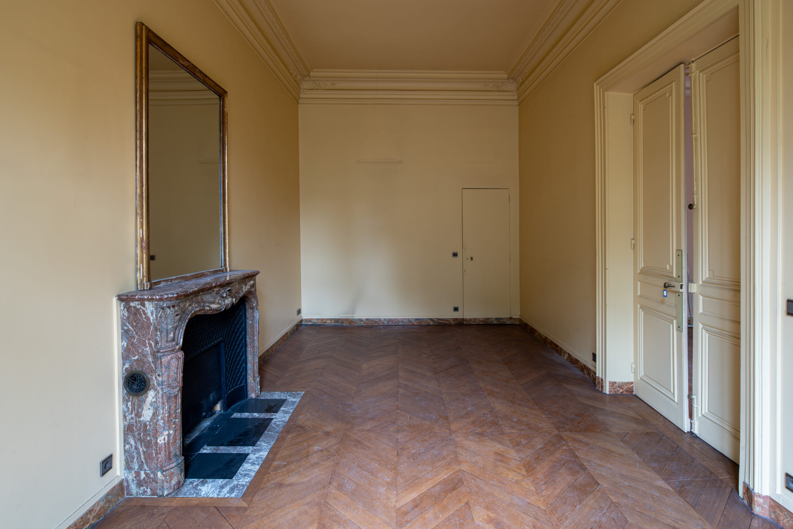 2023-LasCases-JMDufour-17-JMD08426-IllicoTravaux Photographie appartement Avant rénovation