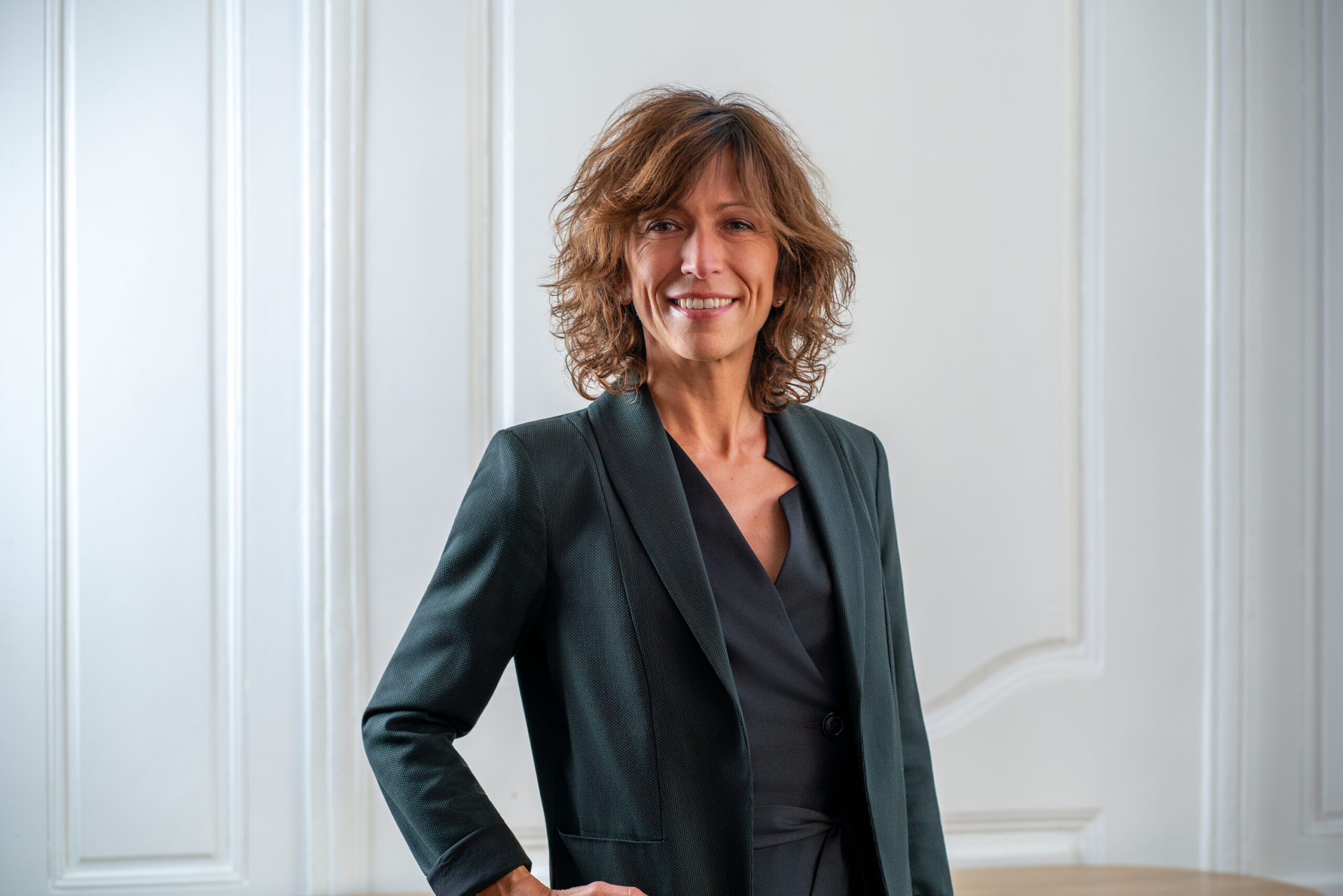 Portrait dirigeant d'une femme de l'entreprise Arverne