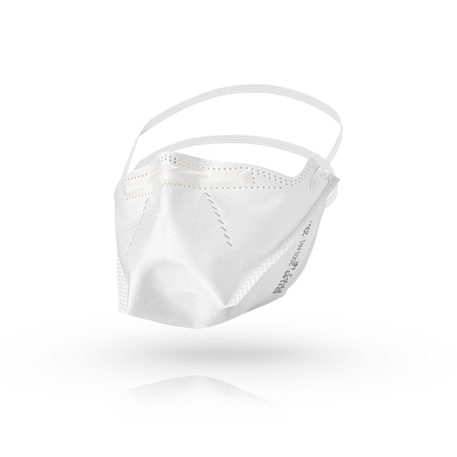 Savoy 20 – Masque chirurgical – FFP2 NR 02 + Mousse – Masque – 3-4 – Seul – EC2 501 Le masque KN95 blanc avec boucles d'oreilles élastiques se tient droit sur une toile de fond sans couture, mettant en valeur la forme structurée et les coutures du bord supérieur.