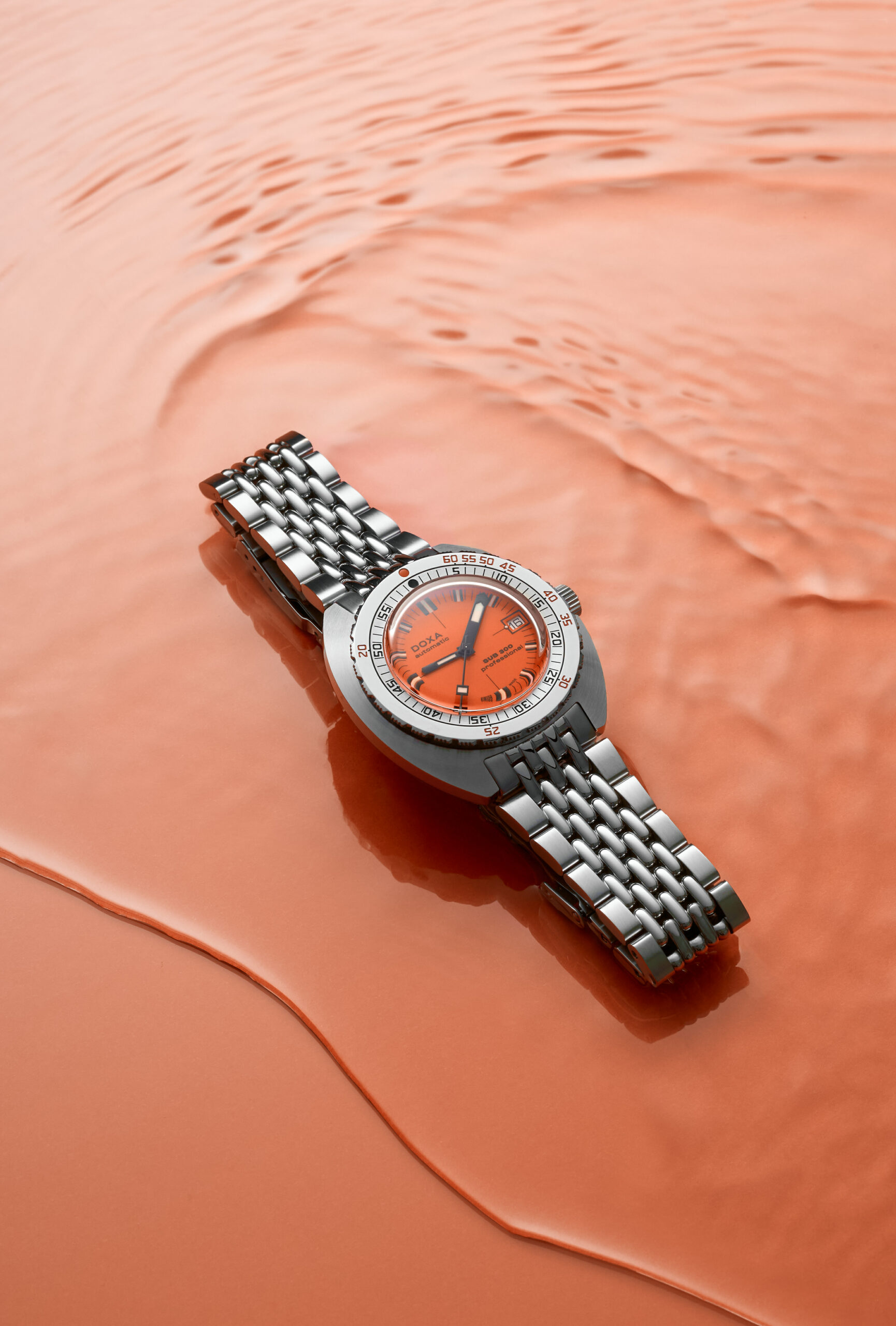 P-Horlogère_DOXA_Still_Life_SUB300