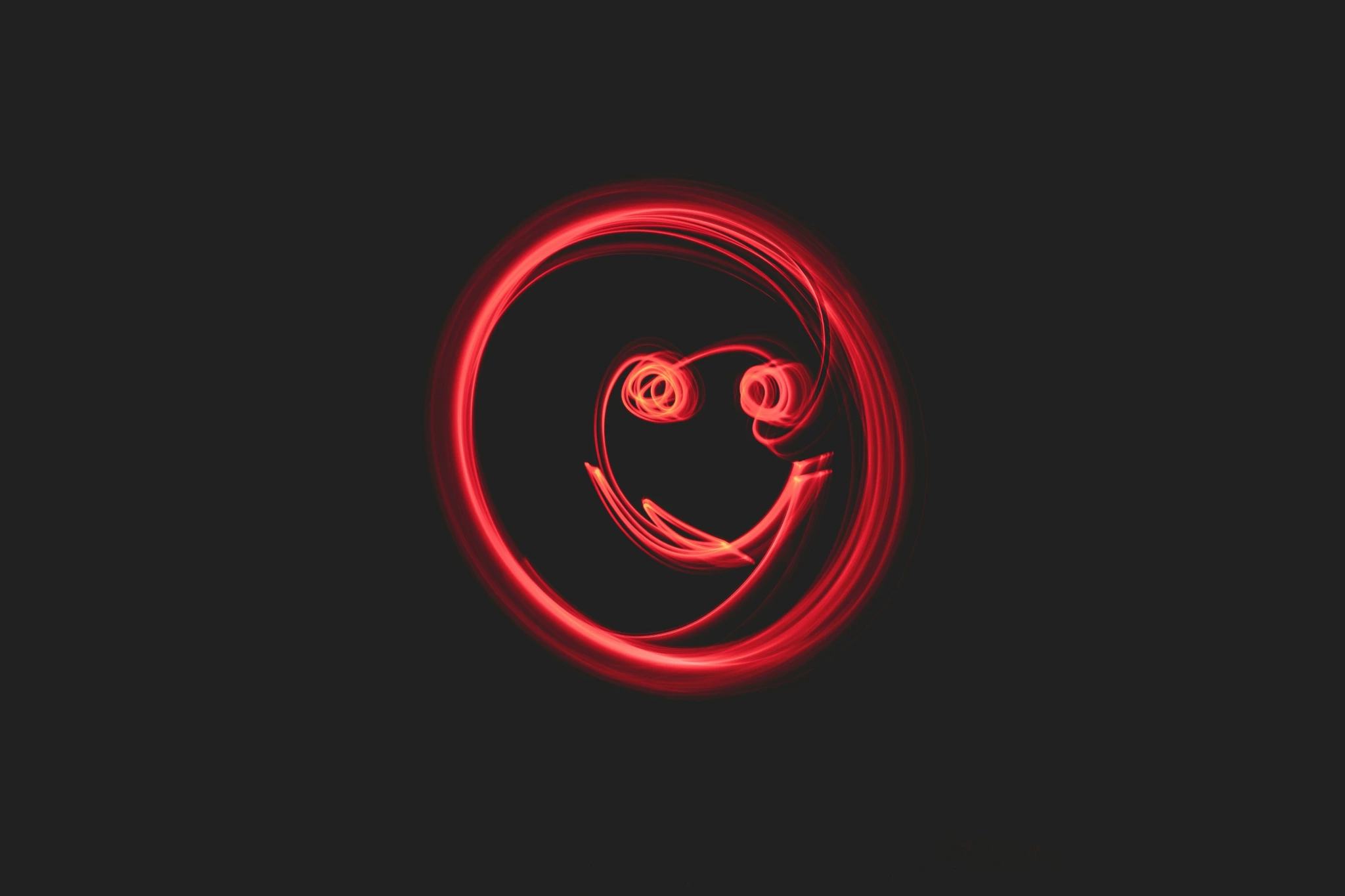 light painting artistique sculpture de lumière dessin smiley